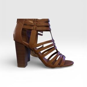 NWT Women’s Round Toe Gladiator Chunky Heel with Side Zipper X2B Kona size 8.5